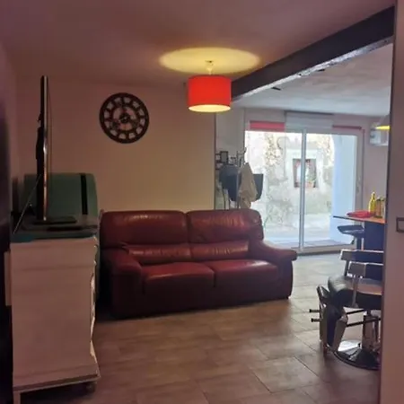 New York * Alignan-du-Vent